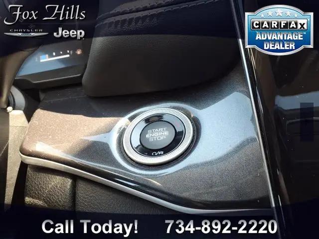 2022 Jeep Grand Cherokee L Laredo 4x4