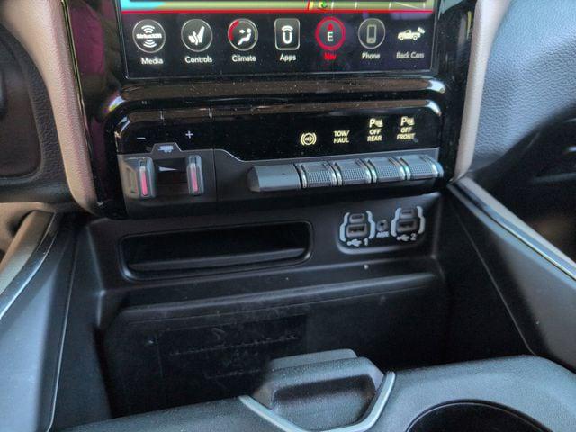 2020 Ram 3500 Laramie Crew Cab 4x4 8' Box