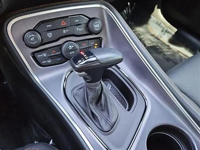 2016 Dodge Challenger 392 Hemi Scat Pack Shaker