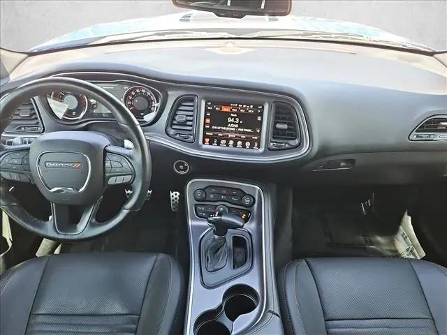 2016 Dodge Challenger 392 Hemi Scat Pack Shaker