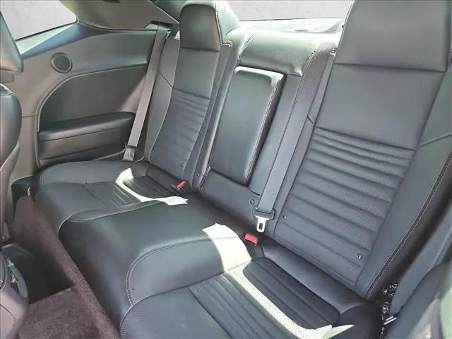 2016 Dodge Challenger 392 Hemi Scat Pack Shaker
