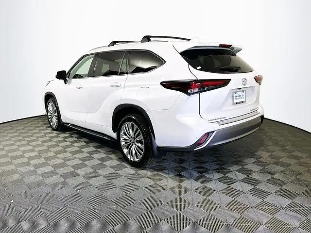 2024 Toyota Highlander Platinum