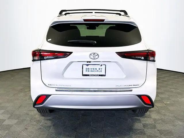 2024 Toyota Highlander Platinum