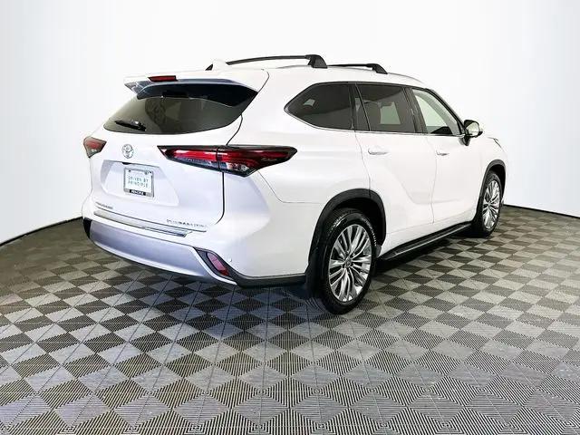 2024 Toyota Highlander Platinum