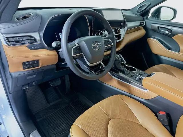 2024 Toyota Highlander Platinum