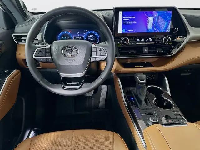 2024 Toyota Highlander Platinum