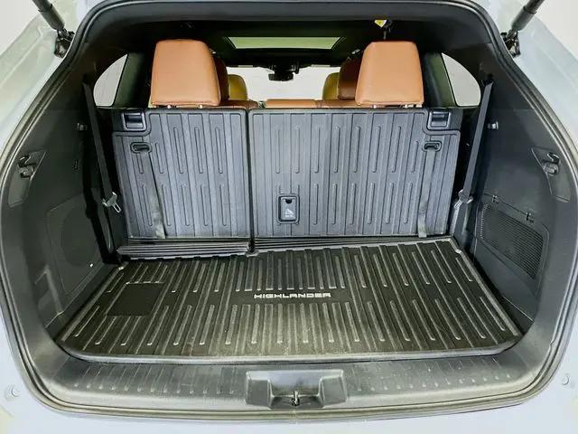 2024 Toyota Highlander Platinum