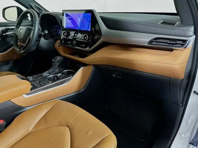 2024 Toyota Highlander Platinum