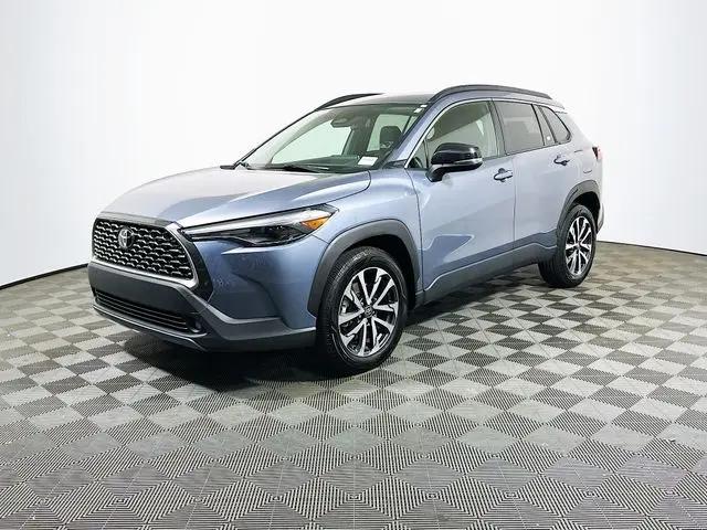 2025 Toyota Corolla Cross XLE