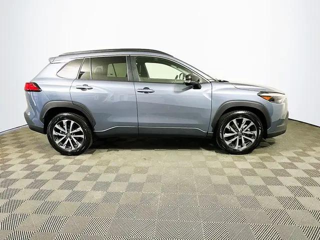 2025 Toyota Corolla Cross XLE