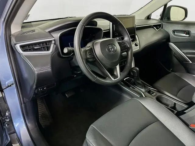 2025 Toyota Corolla Cross XLE