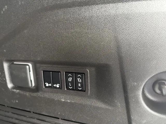 2023 GMC Yukon 4WD AT4