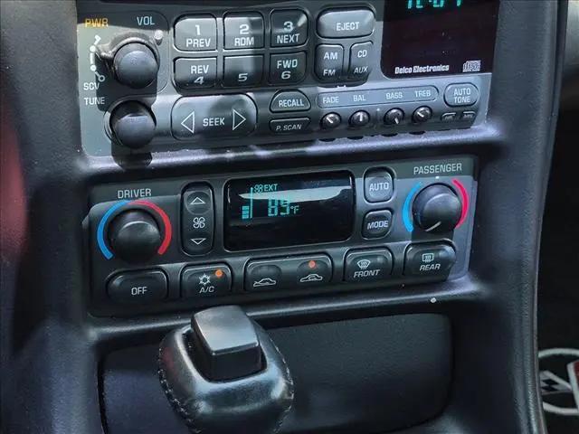 2004 Chevrolet Corvette Base
