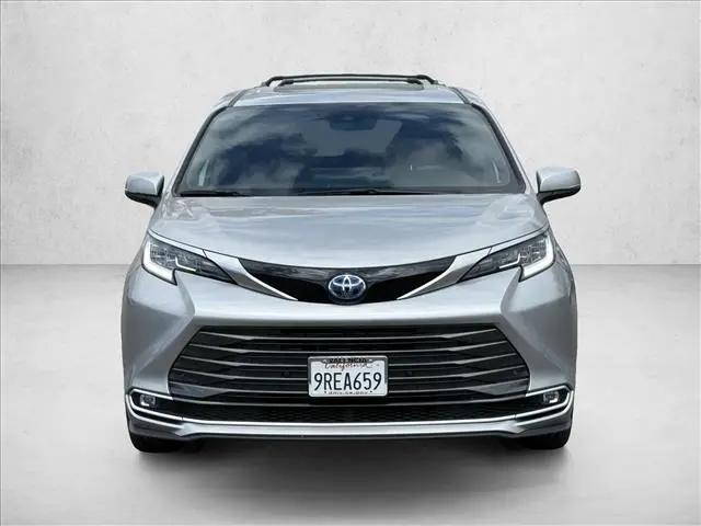 2025 Toyota Sienna Limited