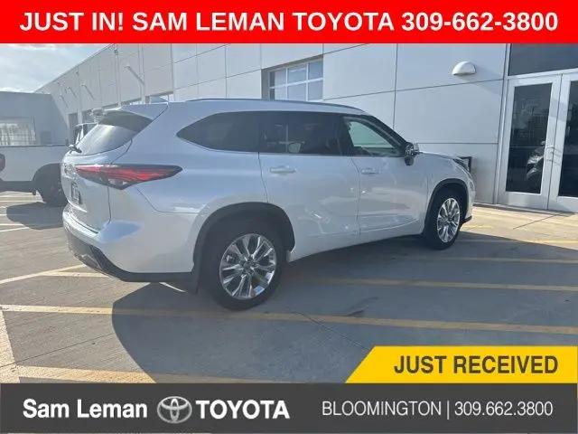 2022 Toyota Highlander Limited for sale in Bloomington, IL