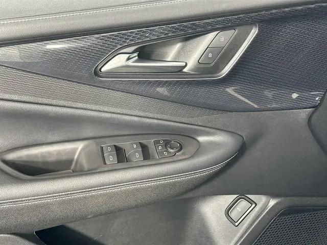 2024 Chevrolet V Blazer eAWD 2LT