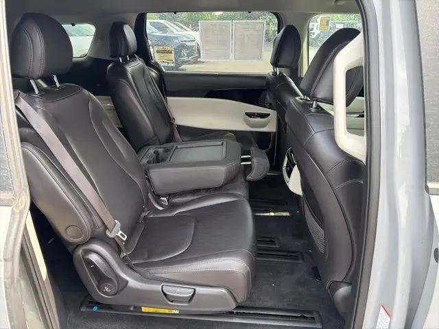 2023 Kia Carnival MPV EX