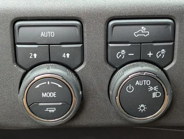 2024 Chevrolet Silverado 1500 4WD Crew Cab Short Bed LT with 2FL
