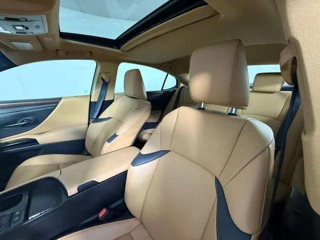 2024 Lexus ES 300h ES 300h
