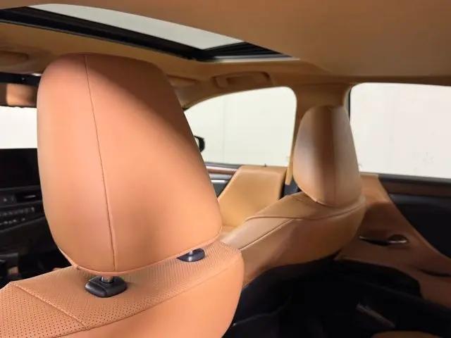 2024 Lexus ES 300h ES 300h