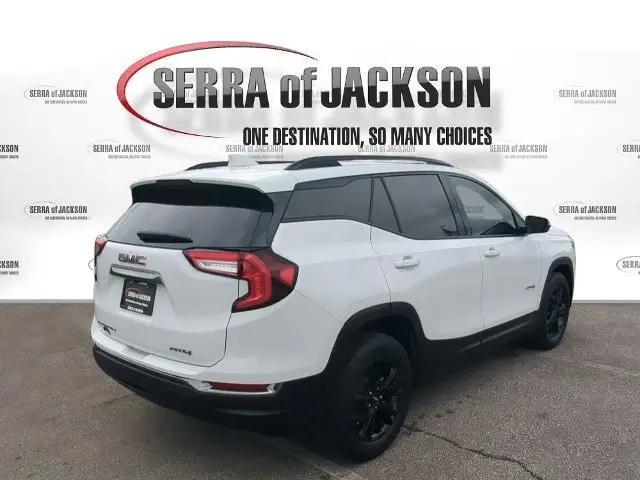 2024 GMC Terrain AWD AT4