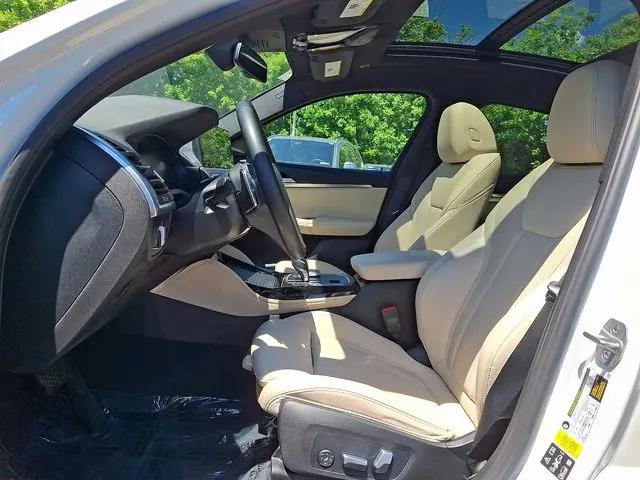 2023 BMW X4 xDrive30i