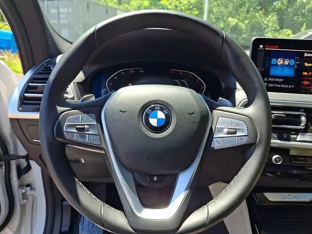 2023 BMW X4 xDrive30i
