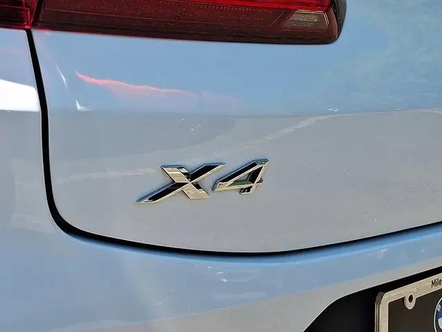 2023 BMW X4 xDrive30i