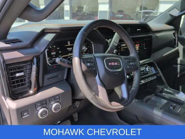 2025 GMC Sierra 2500HD 4WD Crew Cab Standard Bed AT4