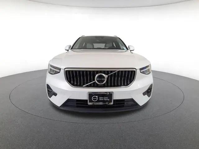 2023 Volvo XC40 B5 Plus Bright Theme