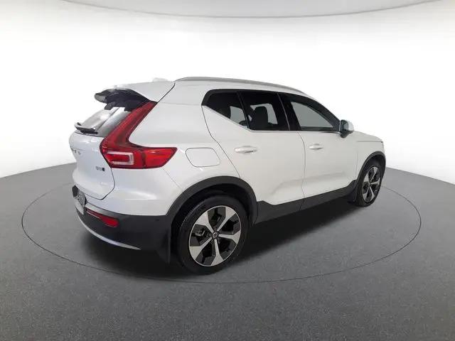 2023 Volvo XC40 B5 Plus Bright Theme