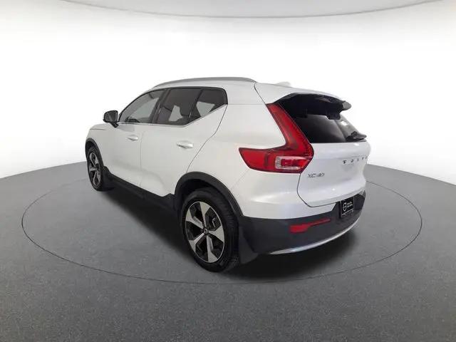 2023 Volvo XC40 B5 Plus Bright Theme