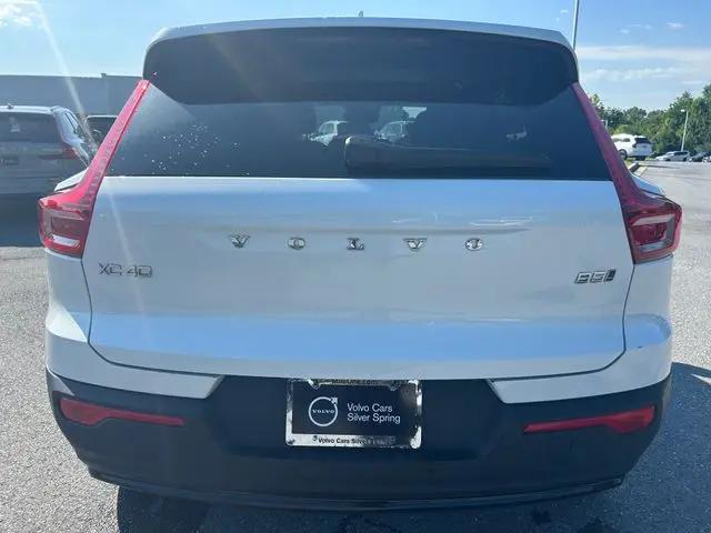 2025 Volvo XC40 B5 Plus Dark Theme