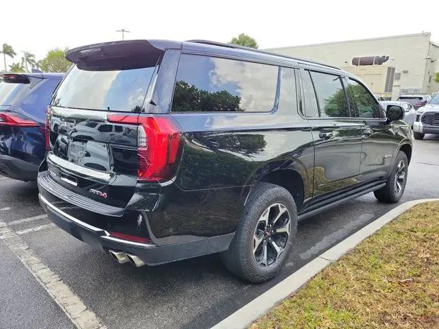 2025 GMC Yukon XL 4WD AT4
