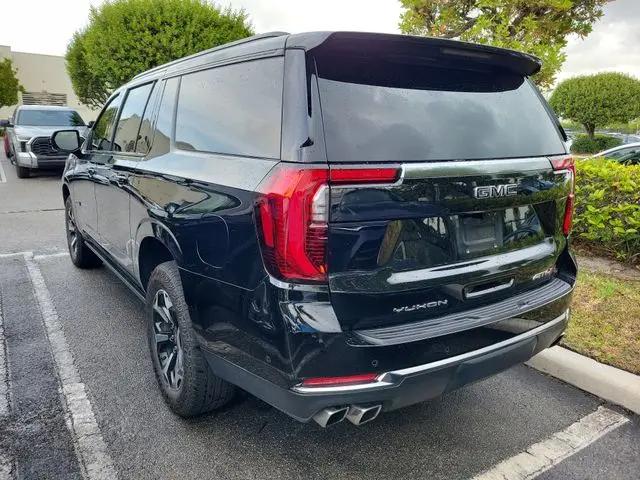 2025 GMC Yukon XL 4WD AT4