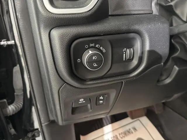 2022 Ram 1500 Big Horn Crew Cab 4x4 57 Box