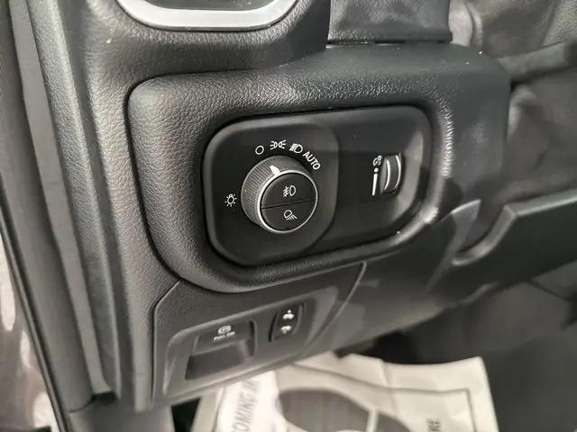 2021 Ram 1500 Big Horn Crew Cab 4x4 5'7" Box