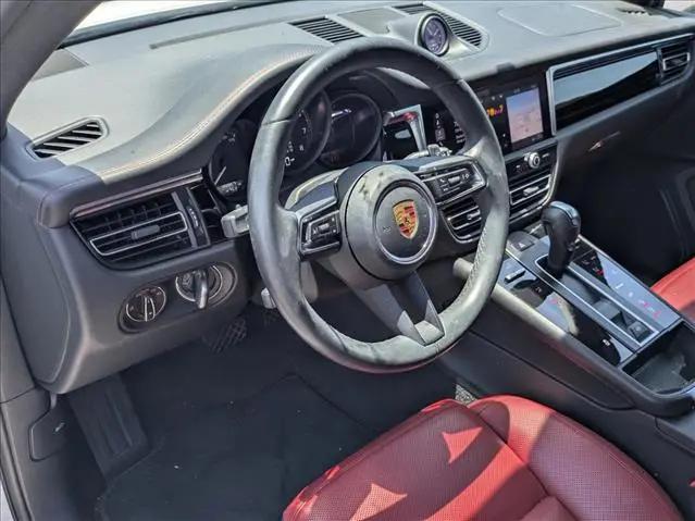 2022 Porsche Macan Macan