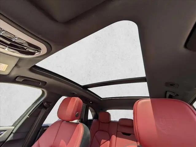 2022 Porsche Macan Macan