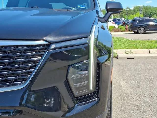 2025 Cadillac XT4 AWD Premium Luxury