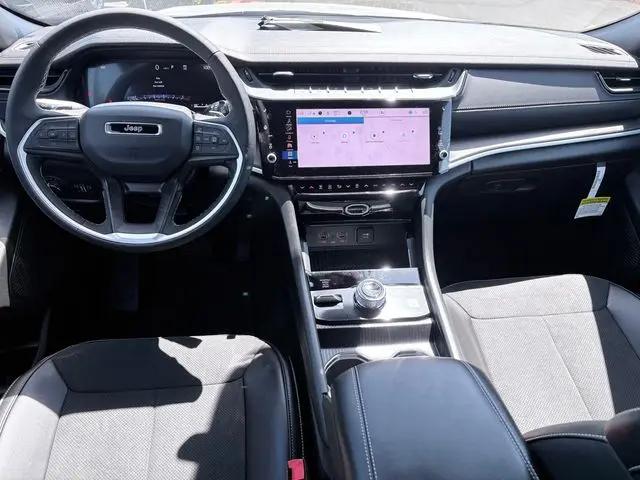 2026 Jeep Grand Cherokee L Altitude 4x4