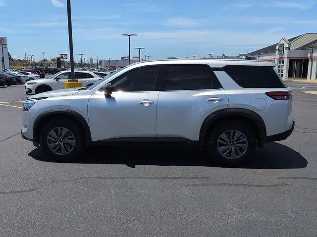 2023 Nissan Pathfinder S 4WD