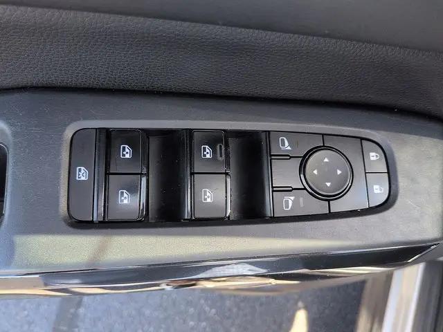 2023 Nissan Pathfinder S 4WD