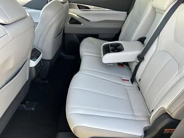 2026 INFINITI QX60 LUXE AWD