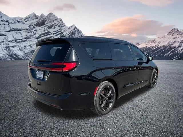 2027 Chrysler Pacifica Limited