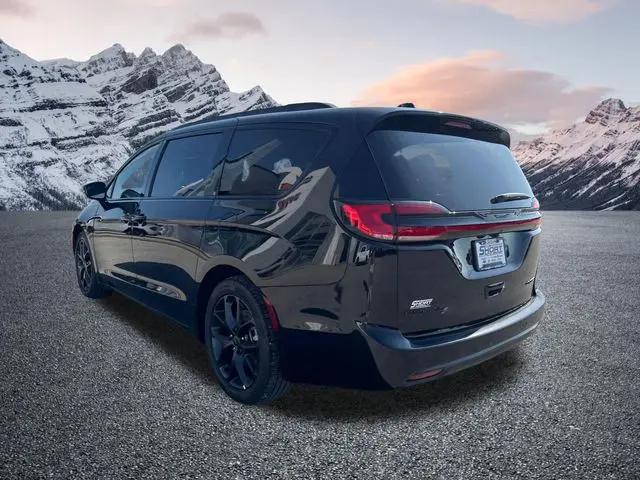 2027 Chrysler Pacifica Limited