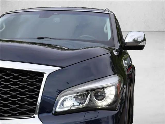 2017 INFINITI QX80 Standard