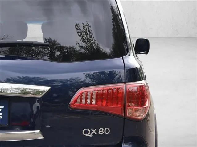 2017 INFINITI QX80 Standard