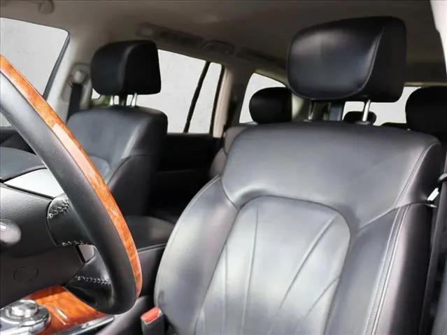 2017 INFINITI QX80 Standard