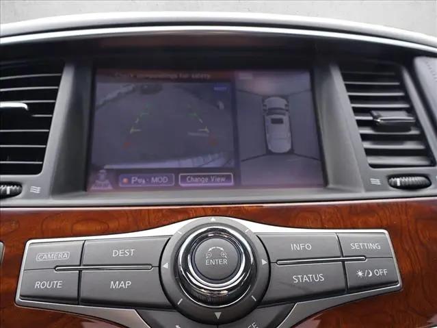 2017 INFINITI QX80 Standard